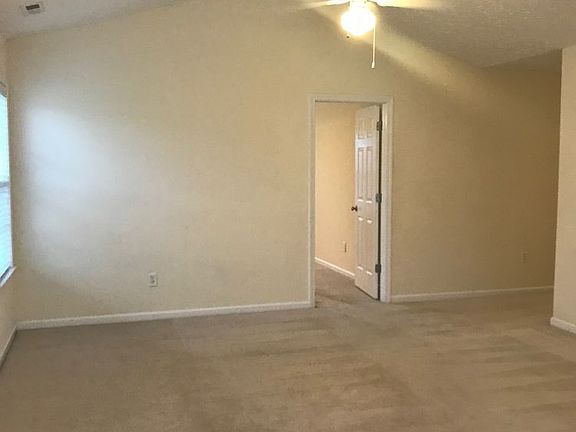 3rd image of 9501 Seany Dr NE