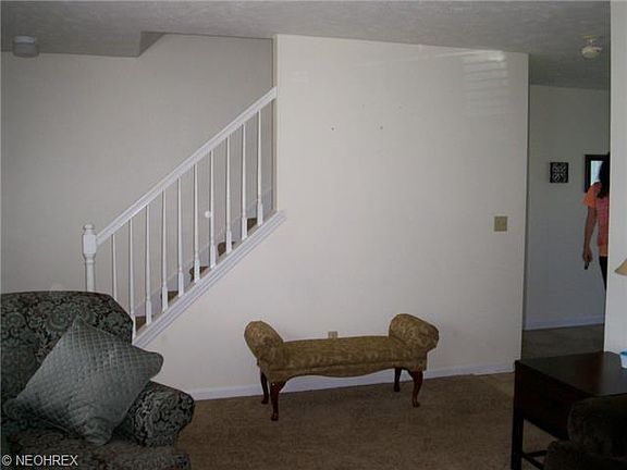4th image of 741 S Eagle St