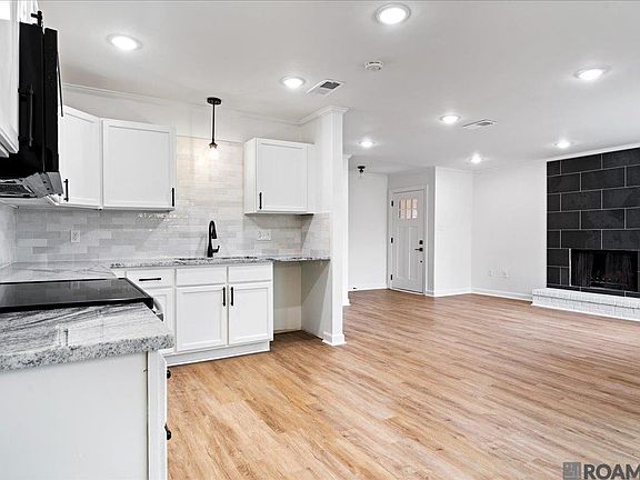 2nd image of 5142 Blair Ln APT C