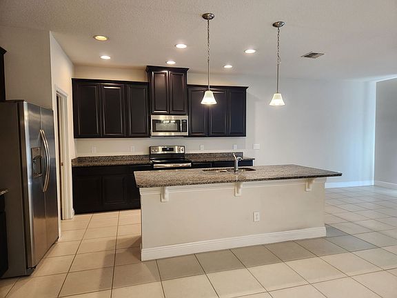 5th image of 53 Mayo Ct