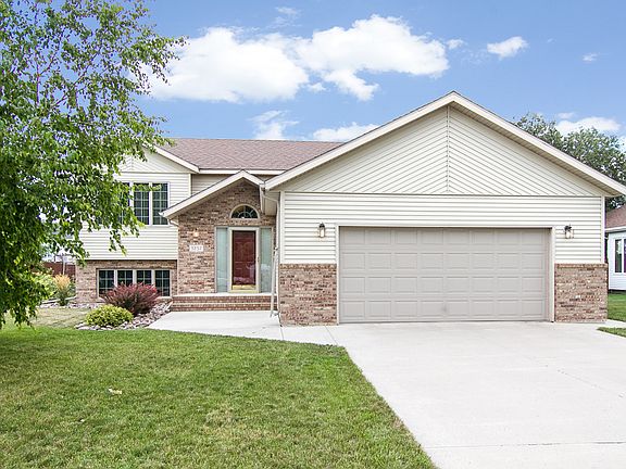 Great Home & Neighborhood!! 