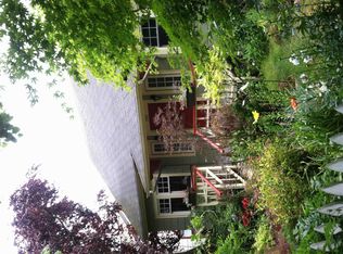 7543 Roosevelt Way NE, Seattle, WA 98115