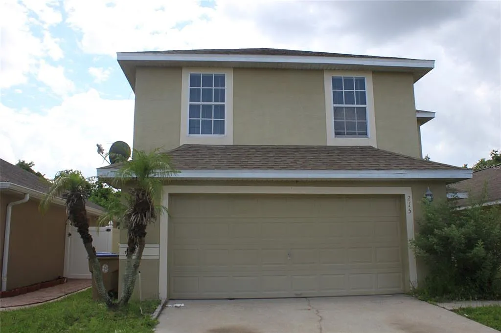 4 bed, 2.5 bath, 1803 sqft, $2,075 — Photo 1