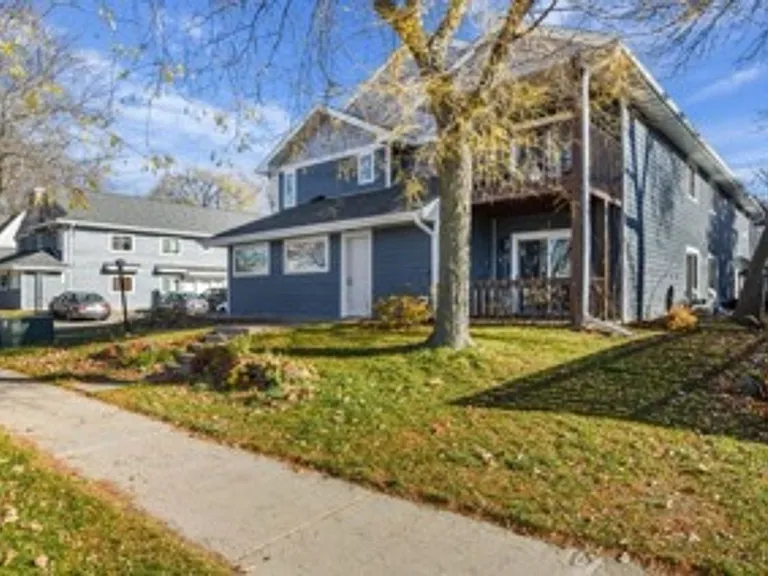 1207 E Wilson St — Photo 10