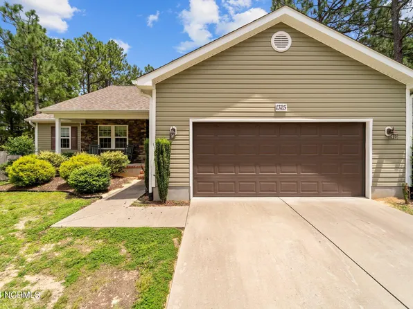 1325 Longleaf Drive E, Pinehurst, NC 28374