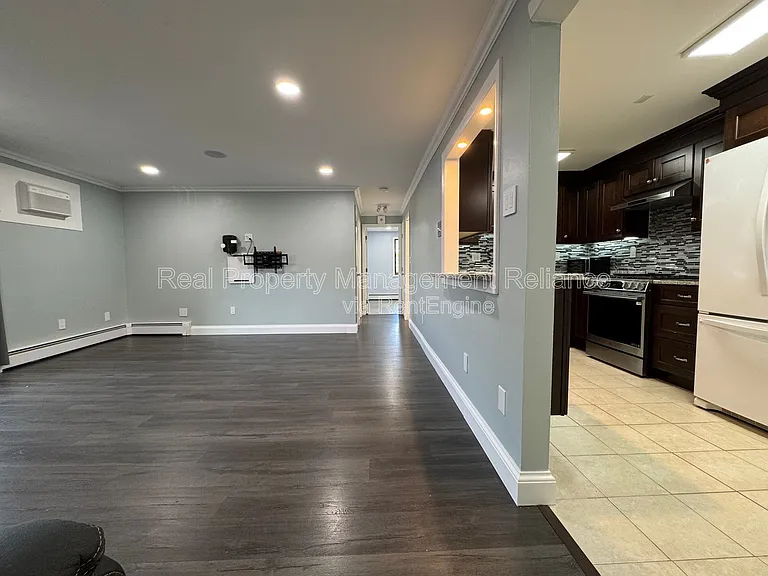 50 Colonial Dr #8 — Photo 1
