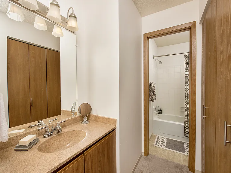 Lemay Lake Apartments — Photo 11