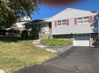 165 Dorothy Dr, North Haledon, NJ 07508