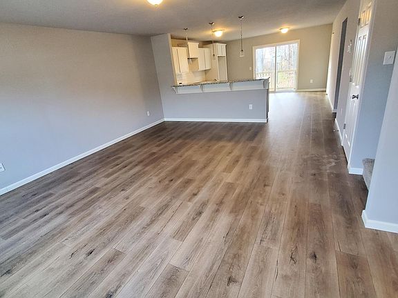 3rd image of 7525 Bramling Dr SE