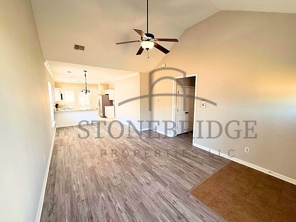 3rd image of 101 The Heights Dr
