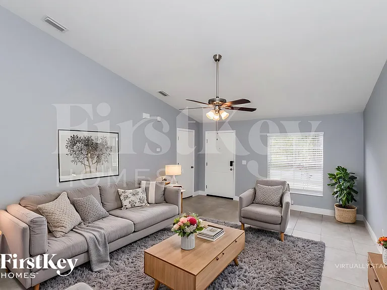 721 Carlyle Ave SE — Photo 5