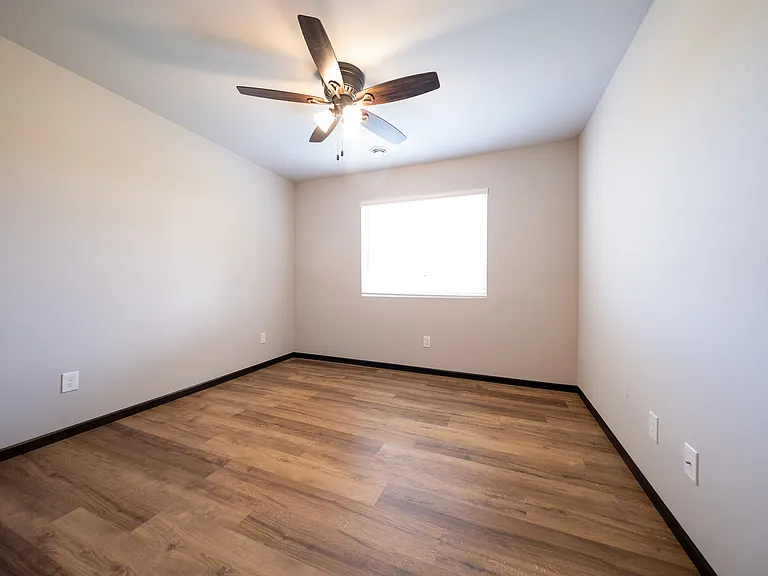 568 4th Circle Dr SE — Photo 16