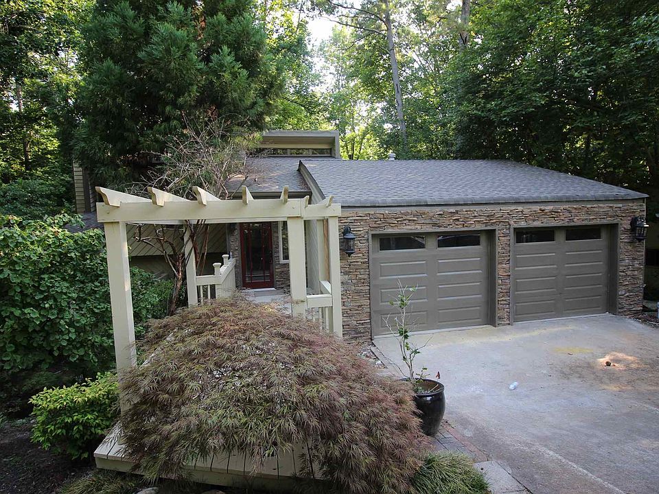 1st image of 2600 Rocky Springs Dr