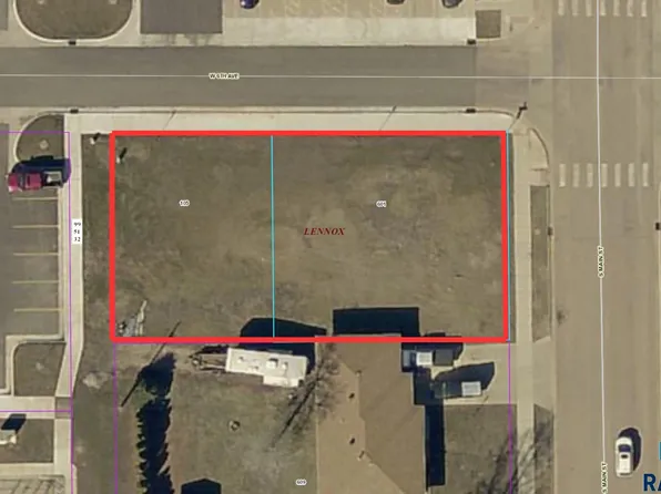 105 W 6th Ave, Lennox, SD 57039