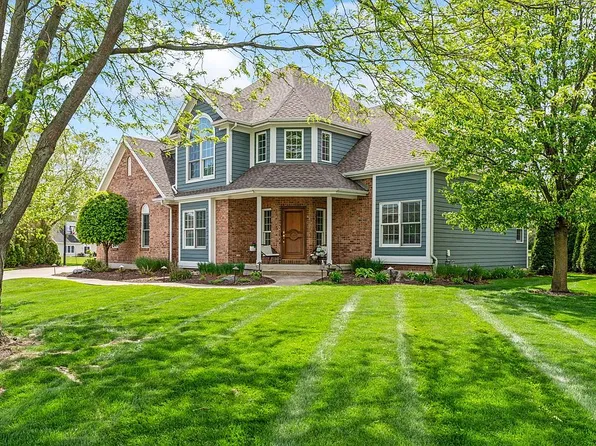 823 Beechwood Dr, Tipp City, OH 45371