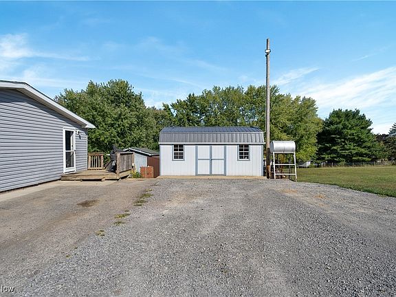 4th image of 7340 Pleasantview Dr