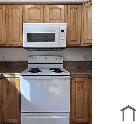 4th image of 320 E Lake Ave #D