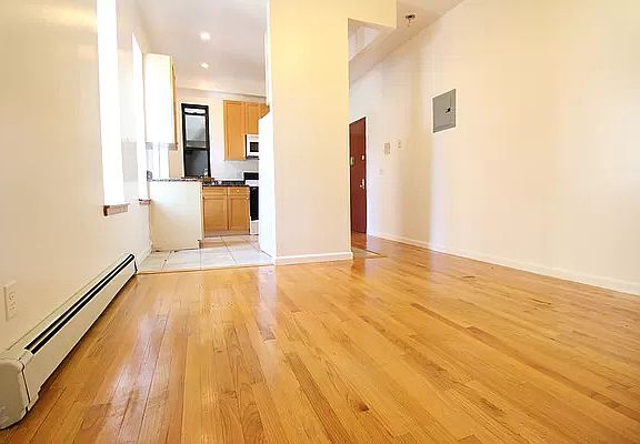 3rd image of 61 W 86th St APT 5C
