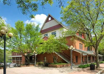 555 Main Street Unit B - 535-209-2 Bed — Photo 4