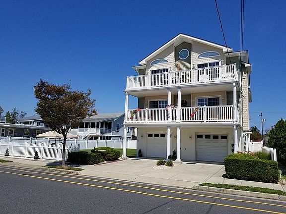 2 car garage left side