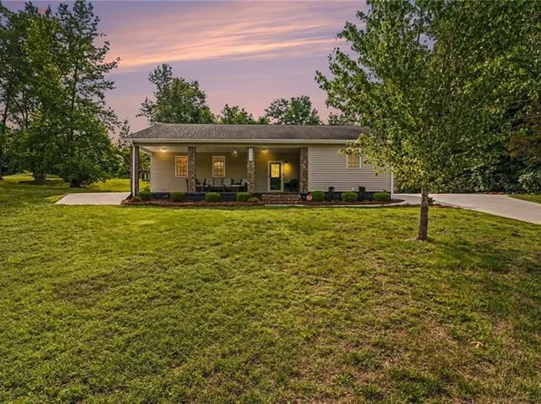 5172 Payne St, Trinity, NC 27370