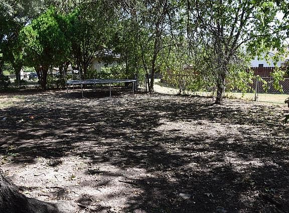 2nd image of 804 N Lisa Ln