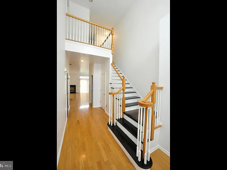 328 Helen Dr — Photo 4
