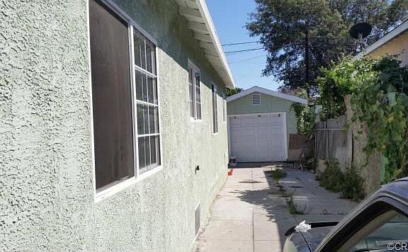 2nd image of 626 E 111th St