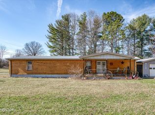 810 Mitchell Ln, Jamestown, TN 38556