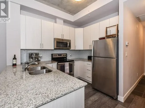 1 Victoria St S, Kitchener, ON