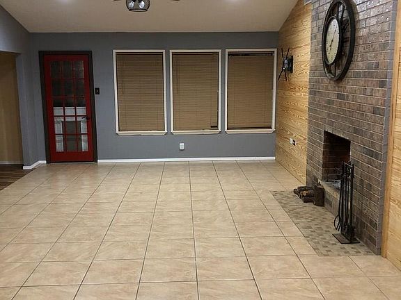 3rd image of 908 E 17th St
