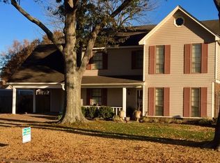 528 Woodsmoke Dr, Southaven, MS 38671
