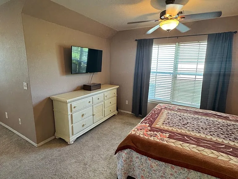 193 University Pkwy — Photo 20