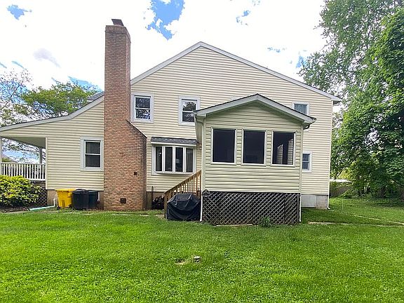 2nd image of 200 Hawthorne Rd