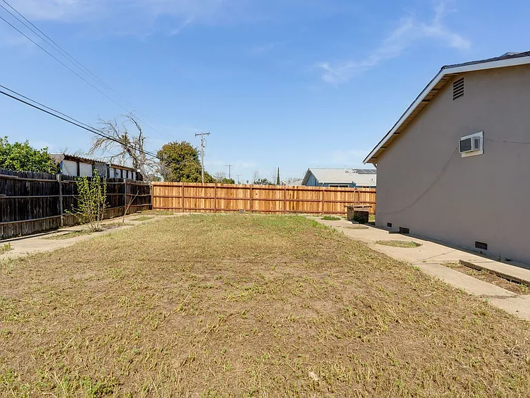 7726 Laurie Way — Photo 29