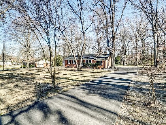 4th image of 205 Antioch Dr
