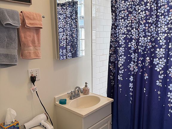 4th image of 3547 N Marshfield Ave #2