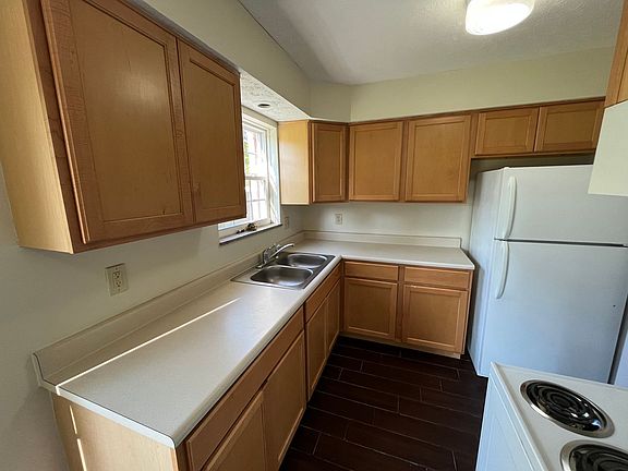 5th image of 1441 Elmore Ave #3672