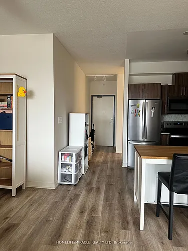 128 King St N Photo 1