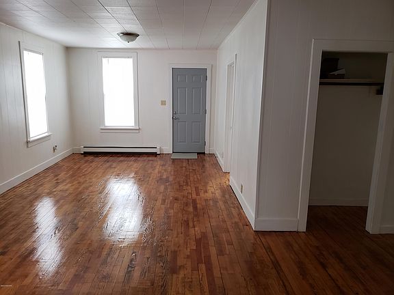 3rd image of 1001 Villa Ct