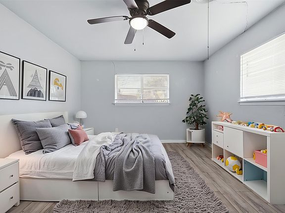 5th image of 6028 Walraven Cir
