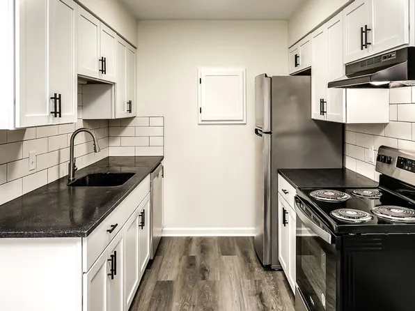 CB 12, 3760 4th Ave APT 2, Council Bluffs, IA 51501