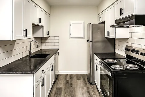 CB 12 Photo 1