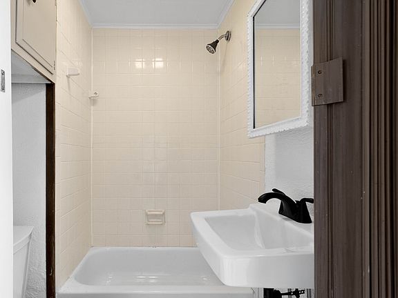2nd image of 1855 Montour St APT 5