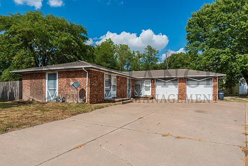 1320 E Peach Ave #1 Photo 1