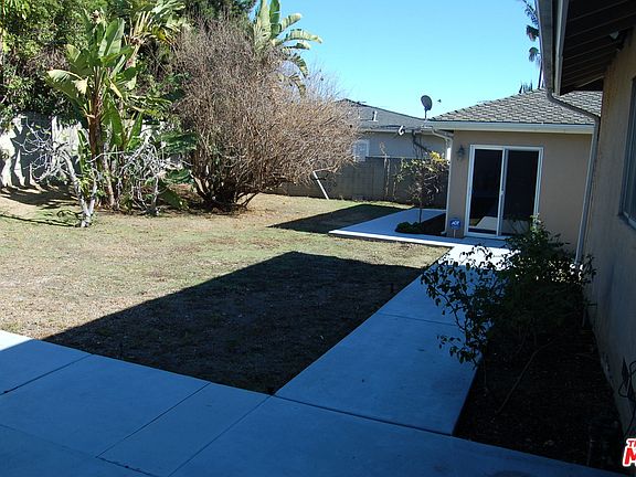5th image of 2744 S Beverly Dr