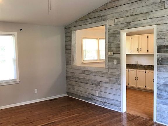 4th image of 241 Lorraine Dr