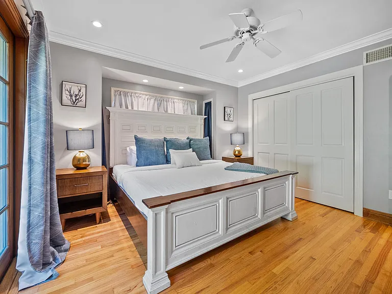 1542 Monmouth Dr — Photo 24