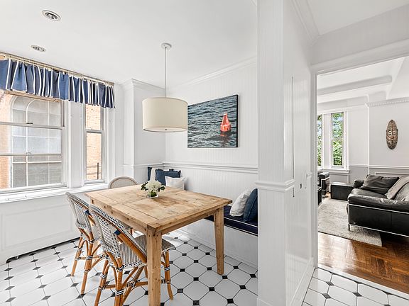 4th image of 1065 Lexington Ave #3B