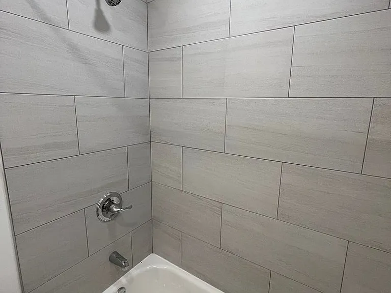 136 S. Clark St. — Photo 8